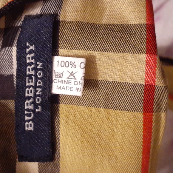 BURBERRY WRAP WITH WIRE EUC AUTHENTIC RARE - Picture 3 of 3
